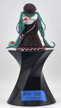 Load image into Gallery viewer, Hatsune Miku Autumn Date (Pink ver) noodle stopper figure