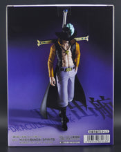 Load image into Gallery viewer, One Piece The Shukko Dracule Mihawk figure