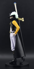 Load image into Gallery viewer, One Piece The Shukko Dracule Mihawk figure