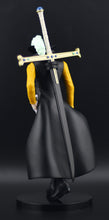 Load image into Gallery viewer, One Piece The Shukko Dracule Mihawk figure