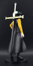 Load image into Gallery viewer, One Piece The Shukko Dracule Mihawk figure