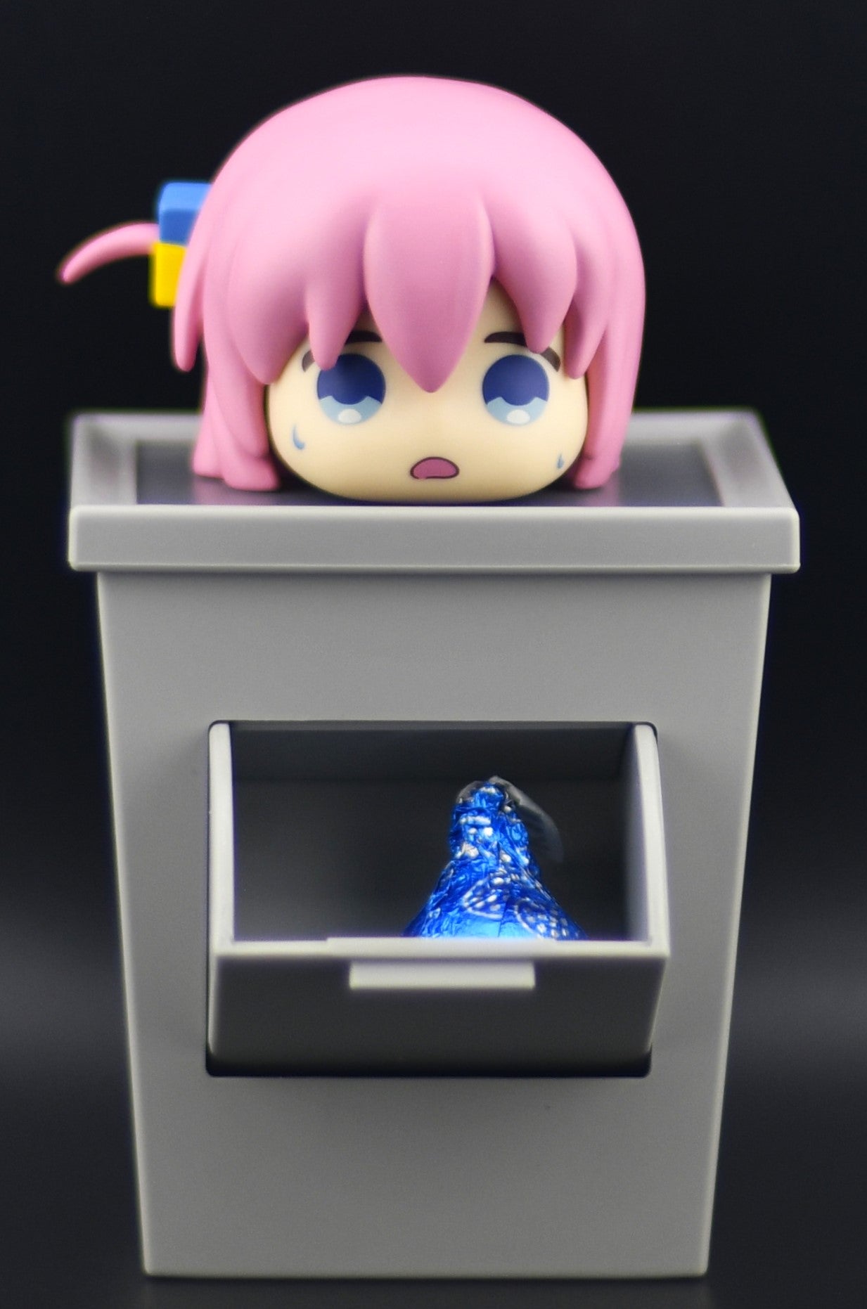 bocchi the rock booster box Bocchi the Rock! Bocchi accessory box figure – Collectors Universe and Anime Inc