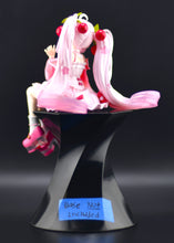 Load image into Gallery viewer, Hatsune Miku Sakura Miku 2025 noodle stopper figure