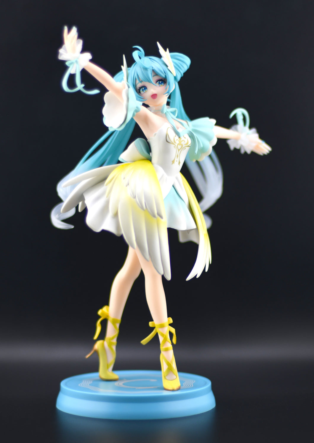 Hatsune Miku Banpresto Evolve Classical Tuning Swan Lake figure
