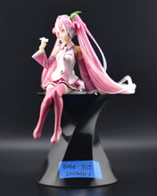 Load image into Gallery viewer, Hatsune Miku Sakura Mike 2024 Pearl Color Ver noodle stopper figure