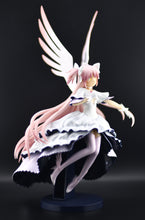 Load image into Gallery viewer, Puella Magi Madoka Magica: The Movie Rebellion Banpresto Evolve Ultimate Madoka figure