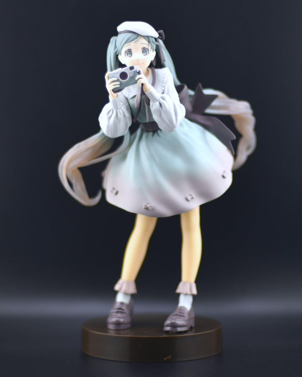 Hatsune Miku Holiday Memories Camera figure