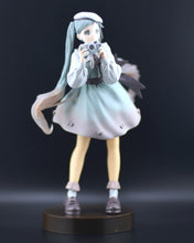 Load image into Gallery viewer, Hatsune Miku Holiday Memories Camera figure