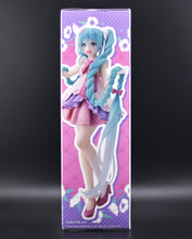 Load image into Gallery viewer, Hatsune Miku Wonderland Rapunzel figure