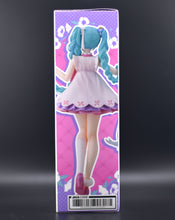 Load image into Gallery viewer, Hatsune Miku Wonderland Rapunzel figure