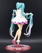 Load image into Gallery viewer, Hatsune Miku Wonderland Rapunzel figure