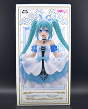 Load image into Gallery viewer, Hatsune Miku Wonderland Cinderella figure