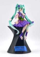 Load image into Gallery viewer, Hatsune Miku Flower Fairy Cosmos Purple noodle stopper figure
