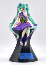 Load image into Gallery viewer, Hatsune Miku Flower Fairy Cosmos Purple noodle stopper figure