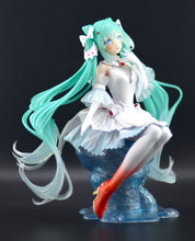 Load image into Gallery viewer, Hatsune Miku Banpresto Evolve Clearluxe Clione figure