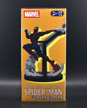 Load image into Gallery viewer, Marvel ACT/CUT Premium Spider-Man vs. Green Goblin figure