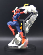 Load image into Gallery viewer, Marvel ACT/CUT Premium Spider-Man vs. Green Goblin figure