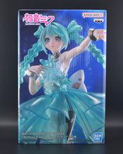 Load image into Gallery viewer, Hatsune Miku Banpresto Evolve Clearluxe EmeraldGem figure