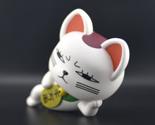 Load image into Gallery viewer, Dandadan Sofvimates Turbo Granny Beckoning Cat figure