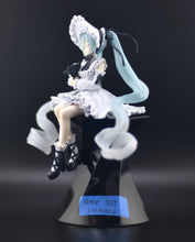 Load image into Gallery viewer, Hatsune Miku Vintage Doll Style noodle stopper figure