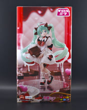 Load image into Gallery viewer, Hatsune Miku x TIROL CHOCO Trio-Try-iT Hatsune Miku Milk Ver figure