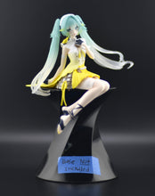 Load image into Gallery viewer, Hatsune Miku Canary Bird noodle stopper figure