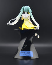 Load image into Gallery viewer, Hatsune Miku Canary Bird noodle stopper figure